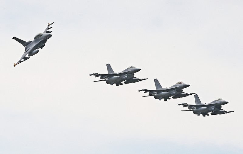 Portugalia a aprobat vânzarea a încă cinci avioane F-16 României
