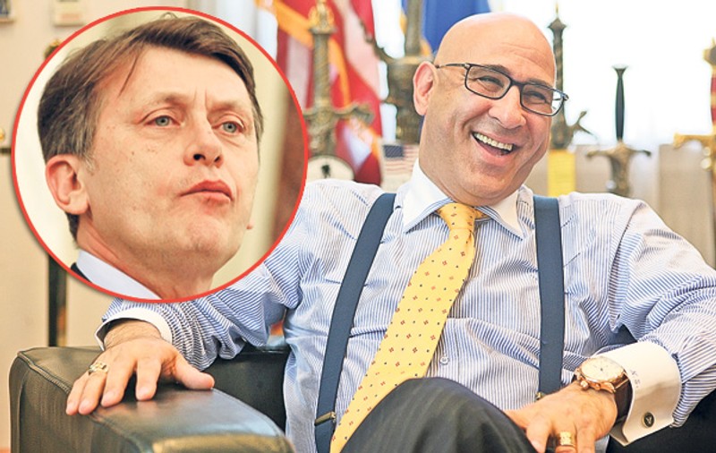 Niels Schnecker, şeful de campanie al lui Crin Antonescu şi fostul iubit al Elenei Cârstea, a pornit de jos: «Am spălat WC-uri»