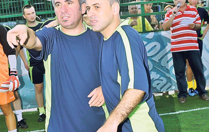 Oamenii s-au călcat pe picioare să-l vadă jucând fotbal pe Gică Hagi