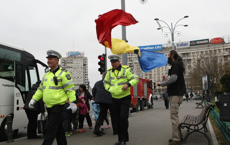UPDATE / Negocieri între sindicatele din Poliţie și Ministerul Muncii, pe legea salarizării unice; S-a format un grup de lucru