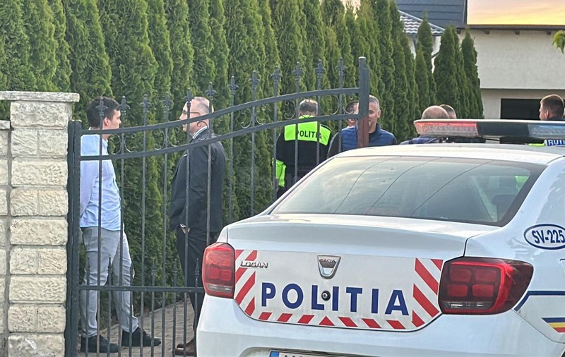 Ipoteză după un accident din Suceava: tânăr călcat intenționat de mașină, din răzbunare. Șoferul s-a predat după 7 ore