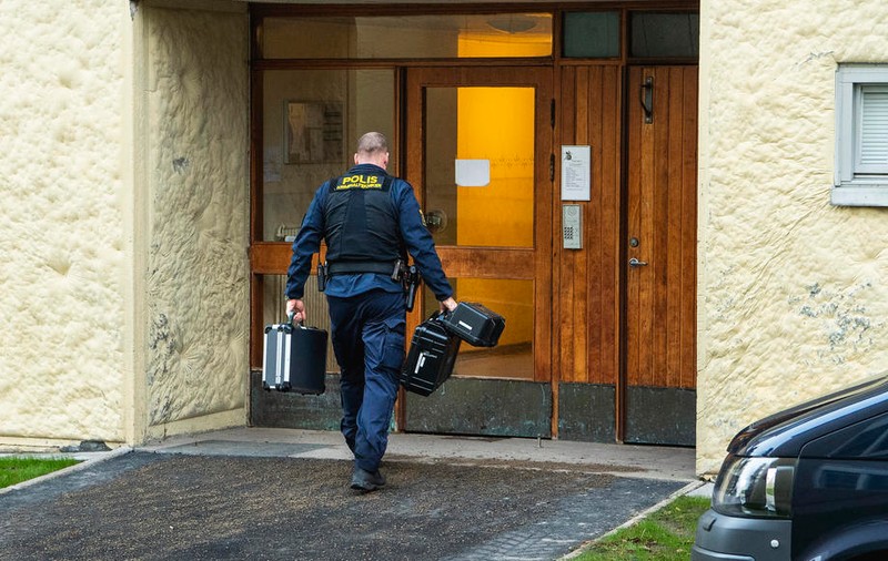 Femeia din Suedia arestată sub suspiciunea că și-a ținut fiul în casă 28 de ani a fost eliberată. La ce concluzie au ajuns procurorii