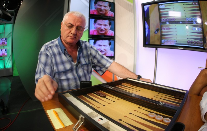 Cine sunt cei mai cunoscuți jucători de table din fotbalul românesc. ”N-am știut că e așa nebun, mi-a spart cutia în cap!”. Cine a făcut infarct la masă? 1.000.000 de euro linia, 2.000.000 - marțul