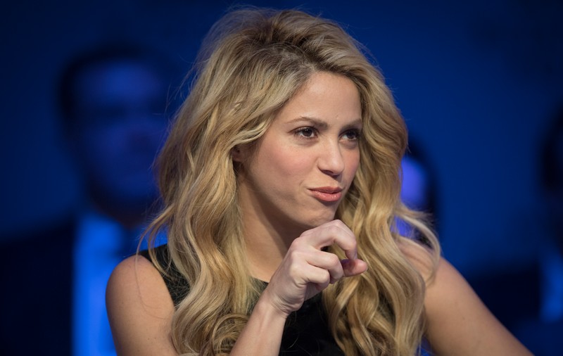 Shakira a făcut show în tribunele de pe ”Camp Nou” la finalul meciului Barcelona - PSG. Pique a făcut o invitație la sex | VIDEO