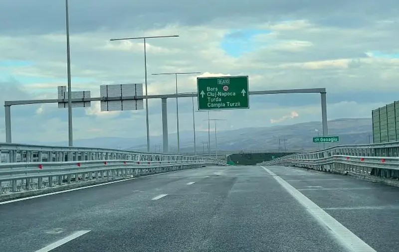 Un șofer a condus cu spatele pe autostrada A1 Turda-Sebeș. Cum a fost sancționat