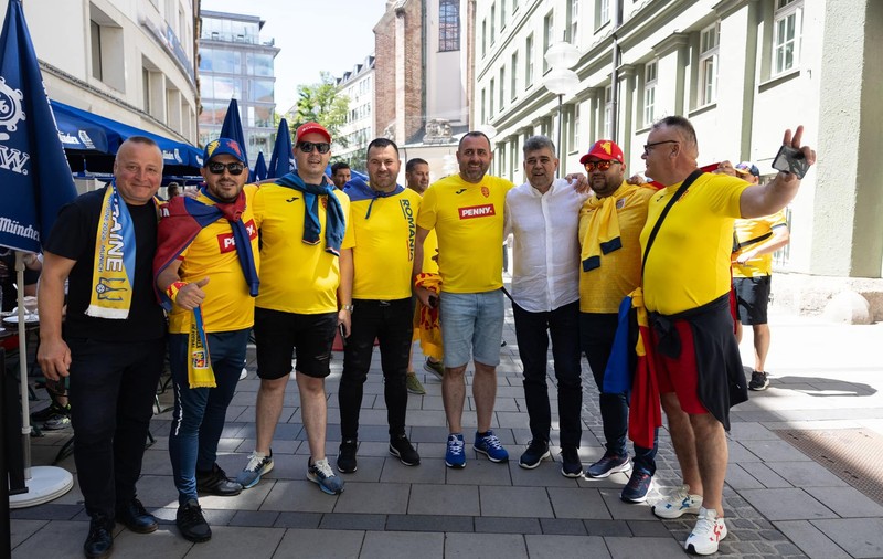Euro 2024. Marcel Ciolacu a cântat cu suporterii echipei naționale înainte de meciul cu Ucraina