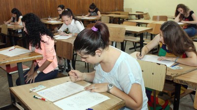 elevi-examen-bacalaureat-hepta