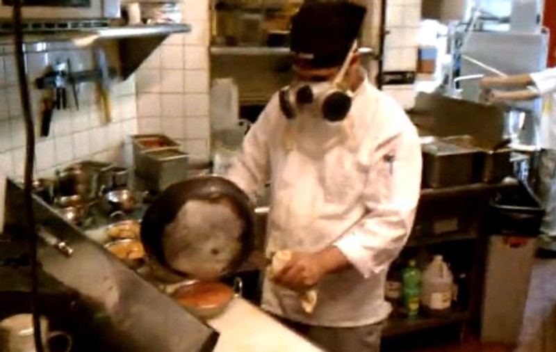 Americanii au făcut cel mai picant curry - masca de gaze este necesară pentru prepararea sa