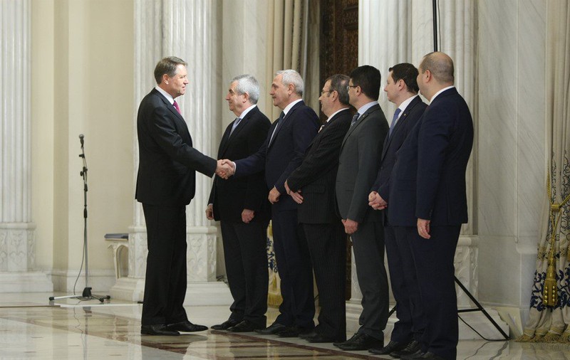 Care a fost atmosfera de la Cotroceni, la depunerea jurământului Guvernului