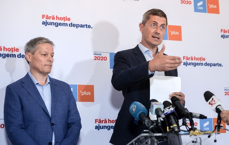 PLUS riscă să devină o sectă, în timp ce USR are probleme și mai mari. Dan Barna e un om politic mort