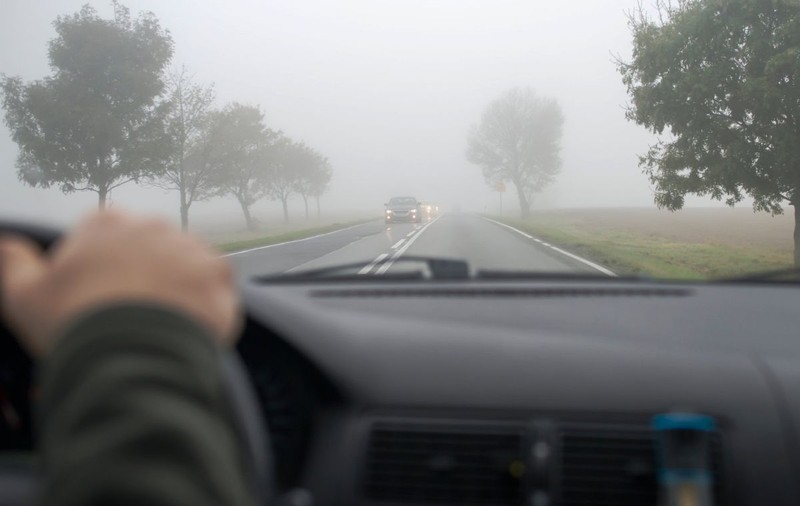 Cum conduci în siguranță în condiții de ceață