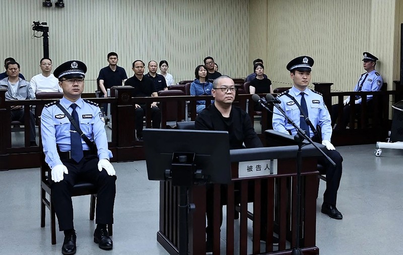 Un bancher din China, condamnat la moarte pentru că a luat mită în valoare totală de 140 de milioane de euro. Și fostul său șef a fost executat