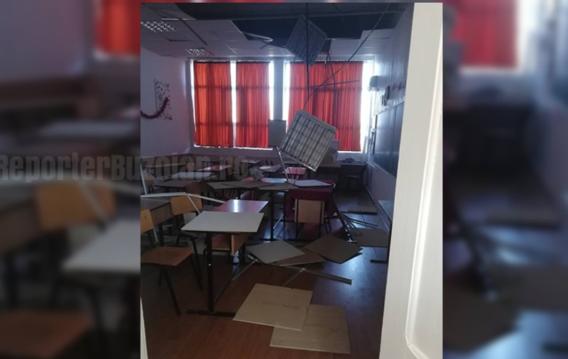 Incident grav într-un liceu din Buzău! Tavanul s-a prăbușit în clasa unde elevii dădeau teză