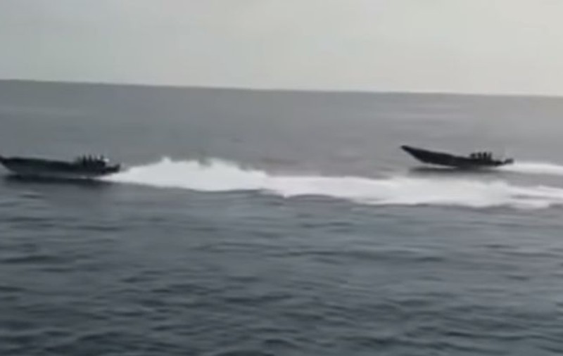 VIDEO | Urmărire ca în filme pe mare! Traficanți de droguri, filmați în timp ce fugeau de poliție