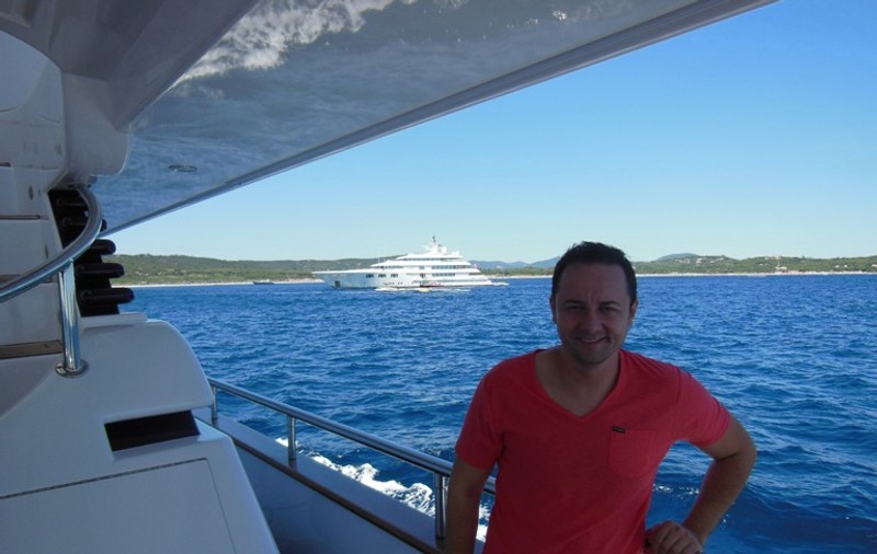 Andra şi Catalin Măruţă, în Saint-Tropez pe urmele actorului Louis de Funes