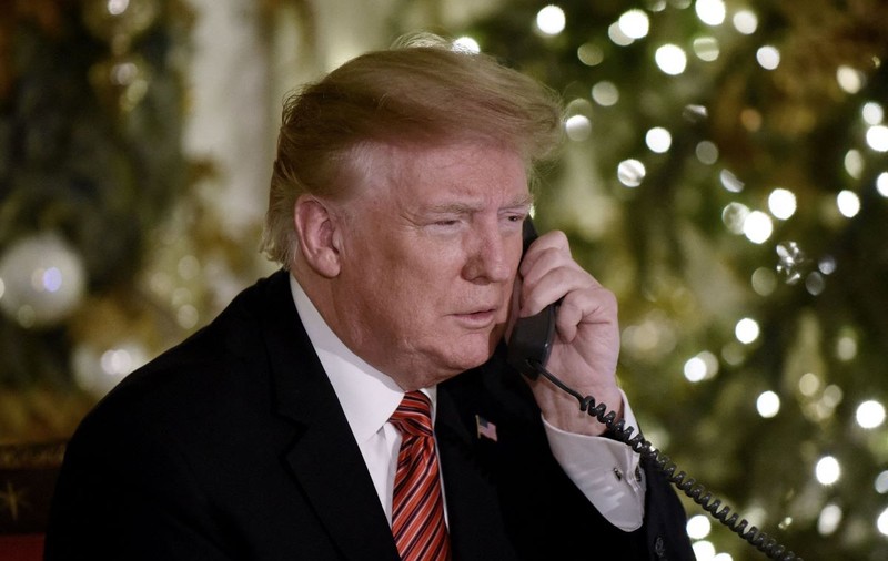 „Trump a trimis în secret teste COVID lui Putin în timpul penuriei din 2020”, afirmă Bob Woodward în ultima sa carte