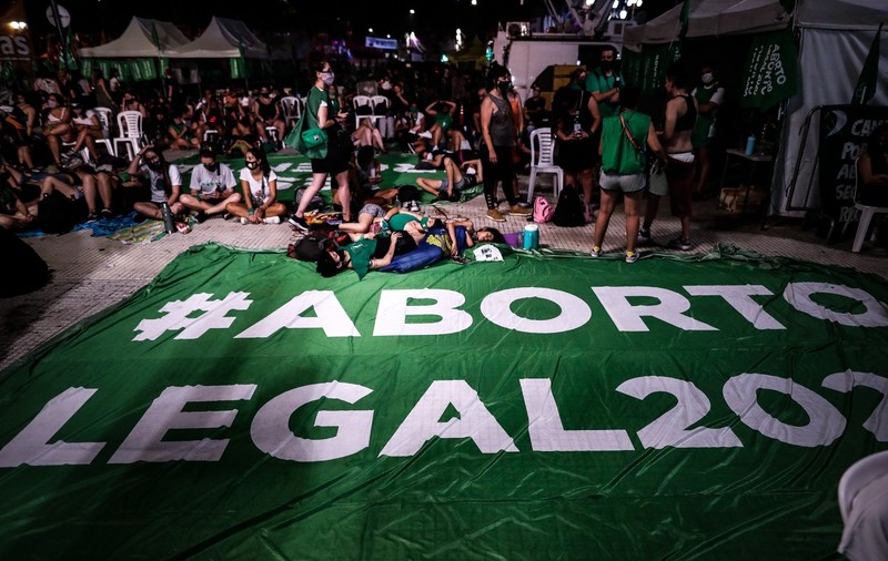 Decizie istorică: Argentina a legalizat avortul până în a 14-a săptămână de sarcină