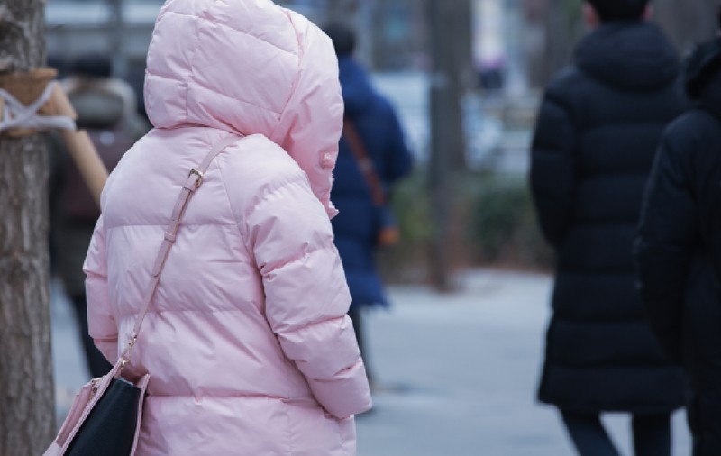 Ninsori, lapoviță și ploi: un val de frig va cuprinde mai multe zone din România. Prognoza meteo ANM în perioada 21 aprilie-17 mai 2026