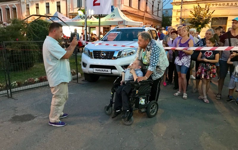 VIDEO EXCLUSIV/ Mai emoționat ca niciodată, Mircea Vintilă a dedicat un concert întreg unui prieten cu nevoi speciale