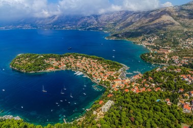 Cavtat, o destinație turistică populară în apropiere de Dubrovnik, Croația