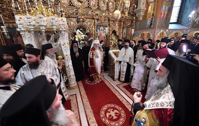 Sărbătoare la Mănăstirea Putna. Patriarhul Daniel, prezent la canonizarea sfinților putneni