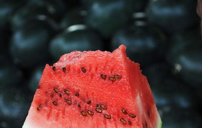 De ce n-ar trebui sa mananci pepenele care are crapaturi inauntru