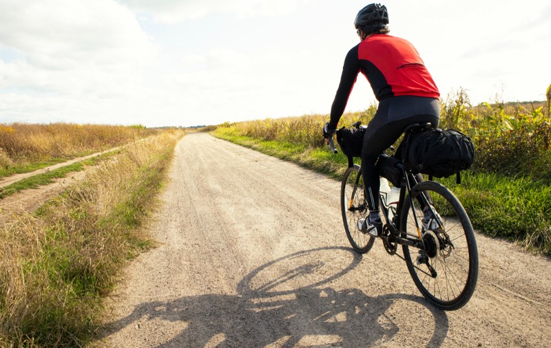 Ce este bikepacking-ul, trendul tot mai popular și în rândul românilor pasionați de aventură și explorare