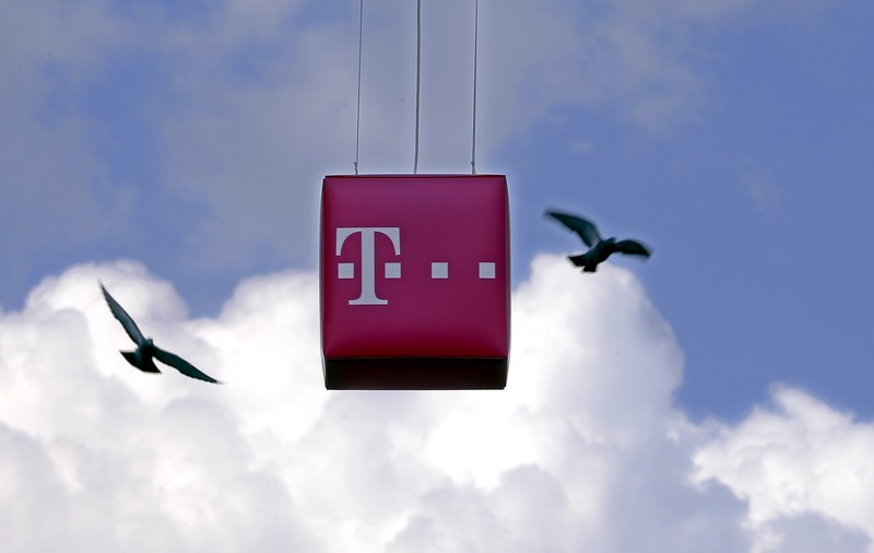 Efectele plecării companiei Telekom din România. Peste 8 milioane de români stau cu sufletul la gură