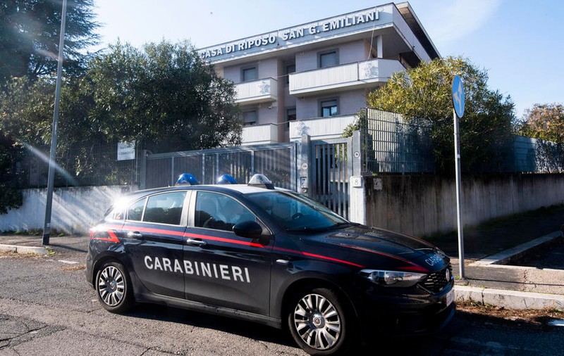 Un italian s-a sinucis live pe Facebook, în timpul unui apel video cu fetița lui de 6 ani, pentru a se răzbuna pe soție