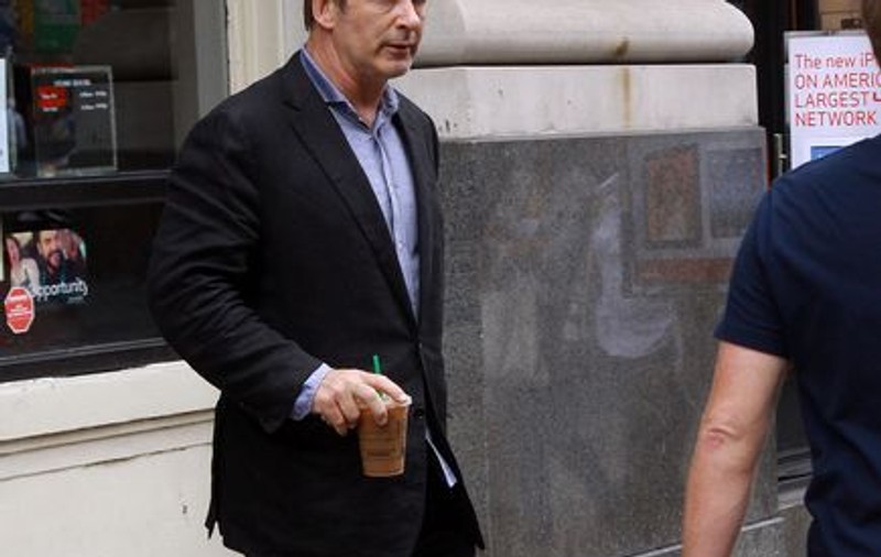 Alec Baldwin a bătut un fotograf chiar în ziua căsătoriei sale