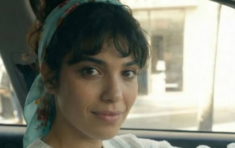 Cântăreața virtuală Lolita Cercel a împărțit România în două. Are milioane de vizualizări, dar este acuzată de „rasism latent”
