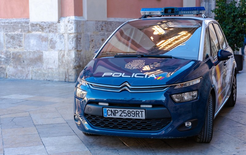 Un român cu 55 de identități false a pus la cale o escrocherie din care a strâns 2.700.000 de euro, în Spania