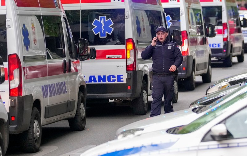 Elev sârb, reţinut după ce învăţa online să facă o bombă. FBI a alertat autorităţile de la Belgrad