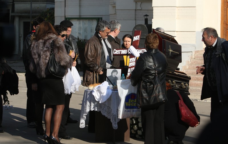 "Alain Delon al României", DUS PE ULTIMUL DRUM de O MÂNĂ DE ACTORI | FOTO
