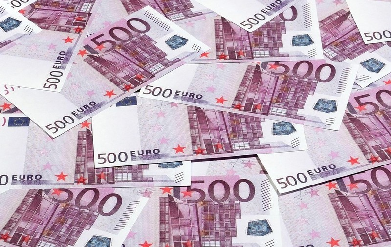 Philips România a fost amendată cu un milion de euro după ce un angajat a dezinstalat WhatsApp de pe telefonul de serviciu. Sursă foto: Profimedia