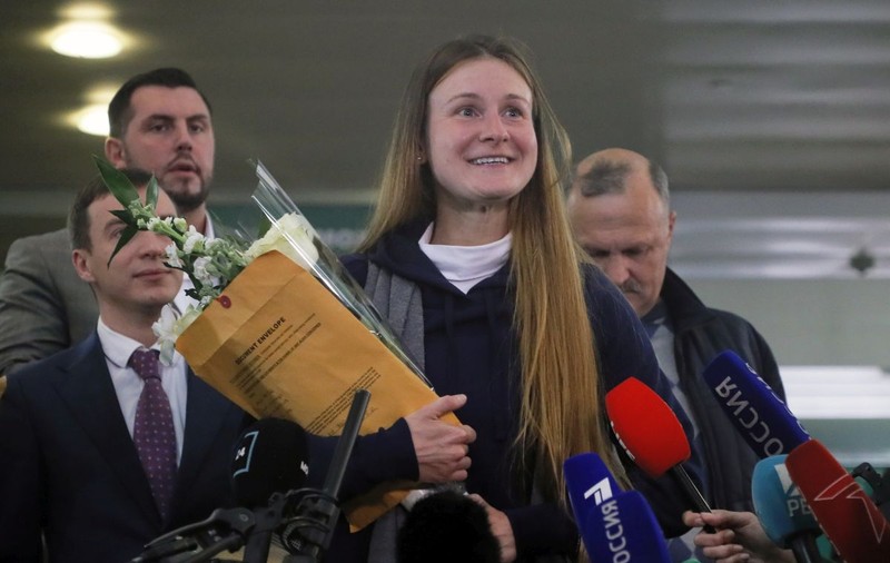 Sexy spioana rusă Maria Butina, eliberată de SUA, a ajuns în Moscova