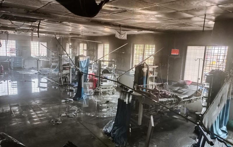 11 bolnavi de COVID au murit carbonizați într-un incendiu izbucnit într-un spital din India