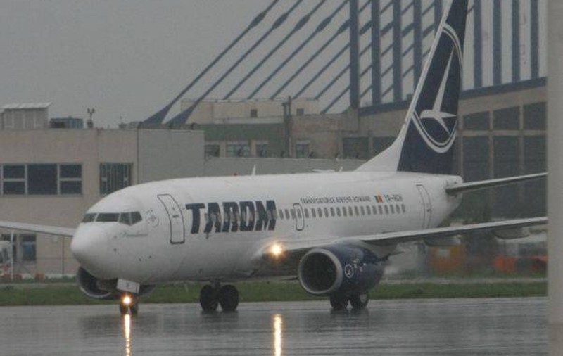 Şase zboruri întârziate şi trei anulate pe aeroporturile din Bucureşti, din cauza ceţii