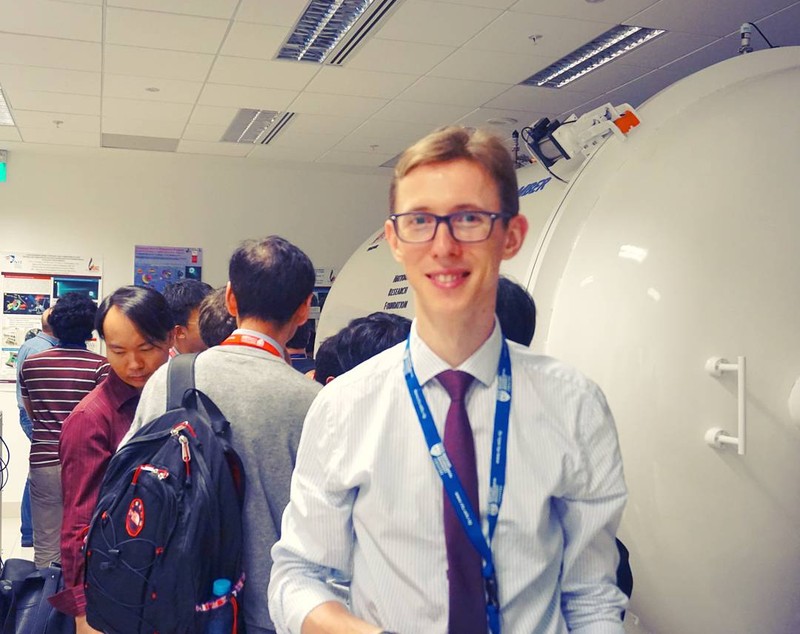 Șapte țări în 6 ani, de dragul cercetării. Românul care face propulsoare spațiale în Singapore: „Nu am fost un copil excepțional, dar am muncit mult”
