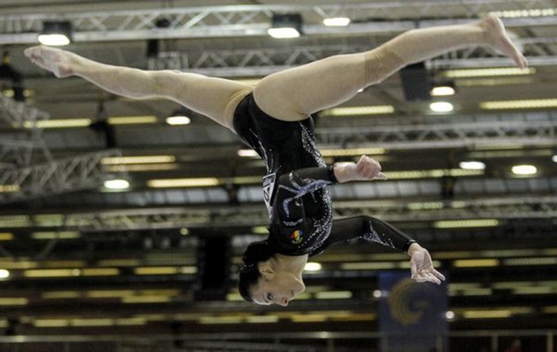 JO 2012 Cătălina Ponor, uite medalia, nu e medalia