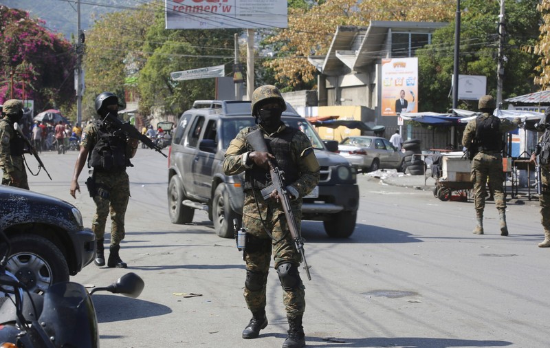 Haos în Haiti: Armata americană a evacuat cu o aeronavă militară personalul diplomatic. VIDEO