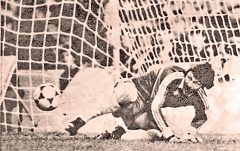 Helmuth Duckadam a explicat de ce a renunţat la mănuşile cu care a apărat patru penalty-uri în finala CCE din 1986: Le-a vândut ca să-şi ia casă