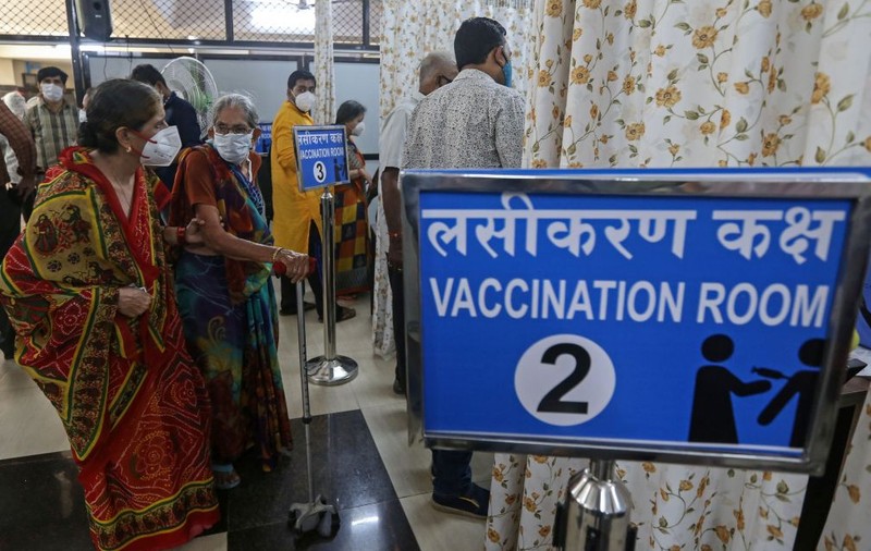 India a blocat exportul de vaccinuri COVID, așteptate de zeci de țări din întreaga lume
