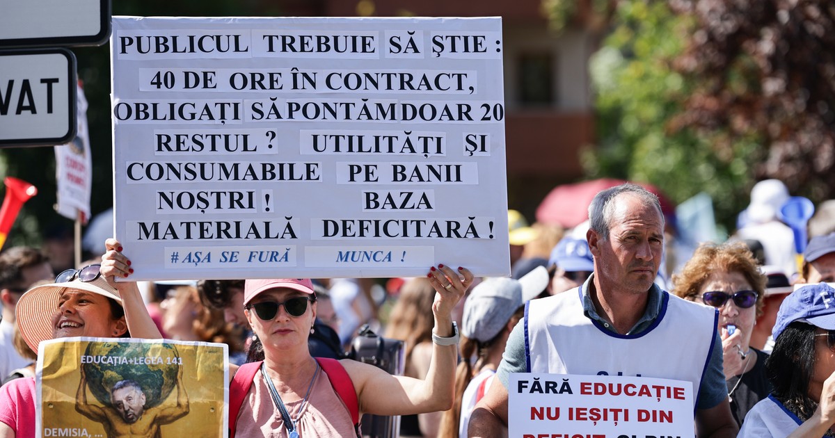 Profesorii protesteaza impotriva masurilor luate de guvern