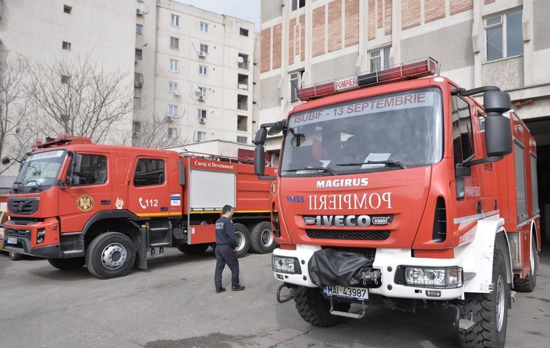 Aproape 5.000 de pompieri, pregătiţi de intervenţie în minivacanţa de Revelion. Ce spune ISU despre petarde şi artificii