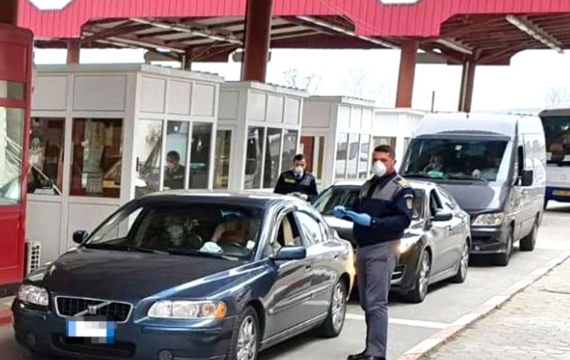 Peste 50.000 de persoane au trecut prin punctele de frontieră din România în ultimele 24 de ore. Numărul acestora a scăzut dramatic comparativ cu anul trecut