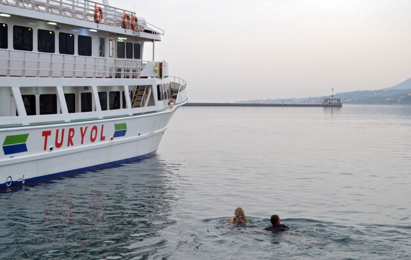 Un al doilea grup de imigranţi a plecat din Grecia spre Turcia în baza acordului UE-Turcia