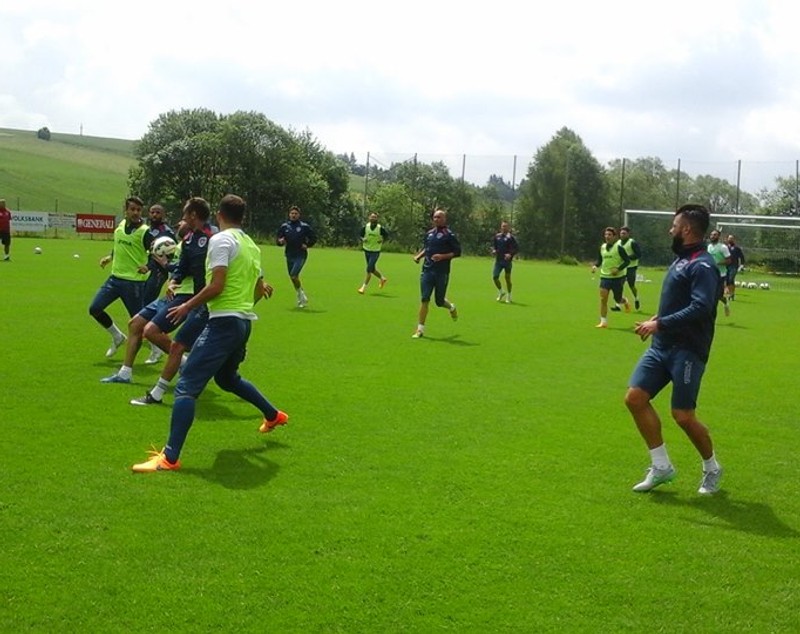 Dan Petrescu testează doi fotbaliști olandezi în Austria