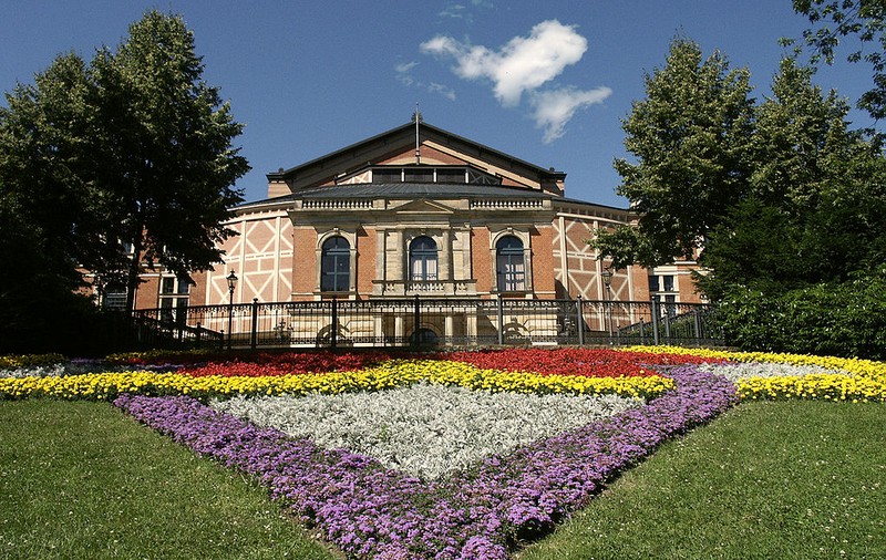 Cancelarul Merkel, o mare admiratoare a lui Wagner, participă la deschiderea Festivalului de la Bayreuth