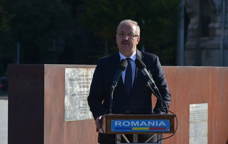 Primele declarații ale lui Dîncu după ce și-a anunțat demisia pe Facebook. „Aud pe surse de 6 luni că trebuie să demisionez. Nu mi-a cerut-o nimeni”